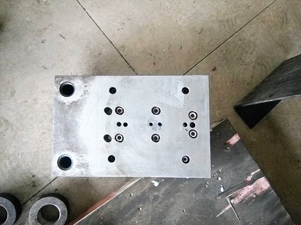 冲压模 底板.jpg